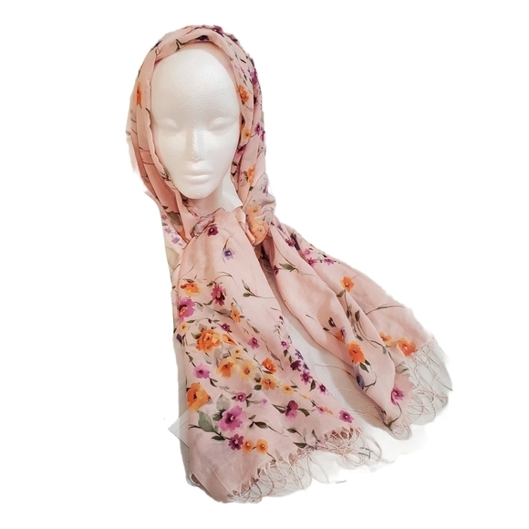 NWT English Home Pastel Pink Floral Fringe Scarf - Picture 5 of 8
